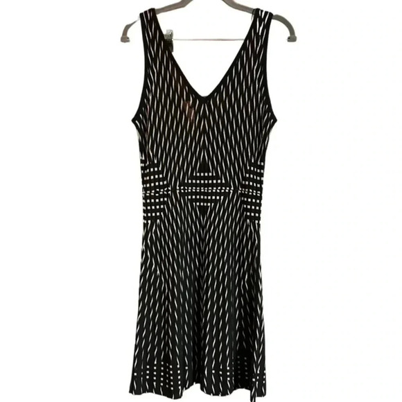 Desigual Black and Khaki Geometric Vneck Dress Size Medium - Picture 10 of 10